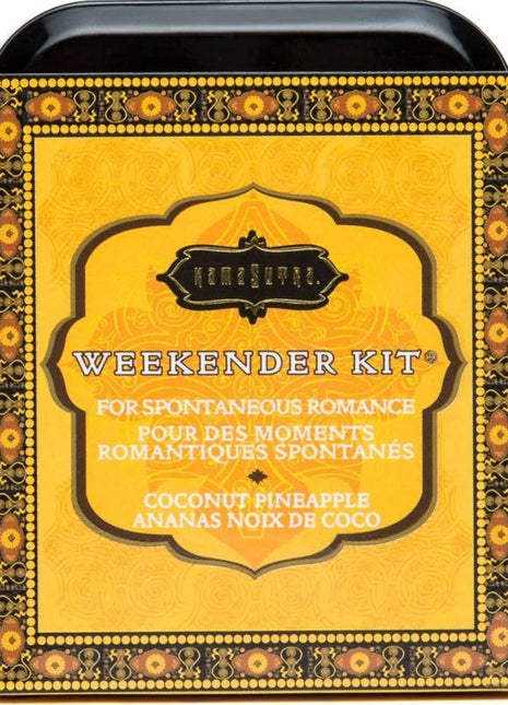 Ein lebhaftes gelb-schwarzes Blechdose weekender kit von Kama Sutra mit Kokosnuss- und Ananasduft