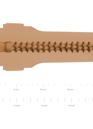 Tanfarbener silikonmasturbator kiiroo feel stroker mit texturierter segmentierter innenstruktur und ergonomischem design