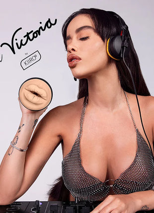 KIIROO - FÜHLEN SIE VICTORIA JUNE BOCA - Mundmasturbator
