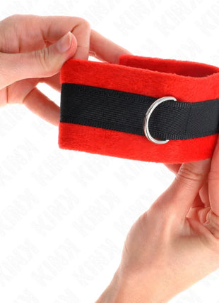 KINK - BEGINNER PELZHANDMANSCHETTEN SCHWARZ-ROT 30 X 7 CM