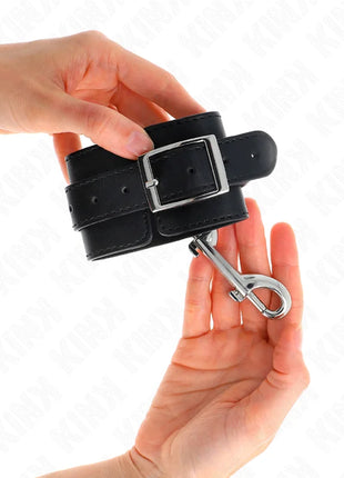 KINK - HANDGELENKFESSELN - EINZELNE NIETENREIHE SCHWARZ VERSTELLBAR 17-28 CM X 5 CM