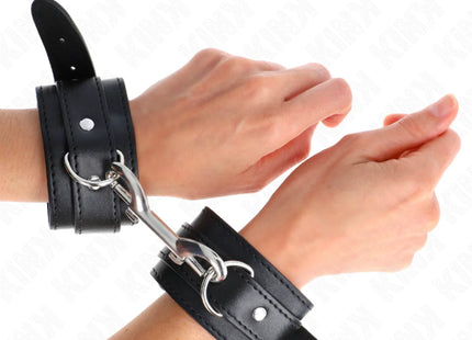 KINK - HANDGELENKFESSELN - EINZELNE NIETENREIHE SCHWARZ VERSTELLBAR 17-28 CM X 5 CM