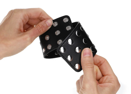 KINK - HANDGELENKFESSELN MIT DRUCKVERSCHLUSS VOLLER NIETEN SCHWARZ VERSTELLBAR 19-24 CM X 5,5 CM