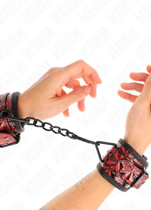 KINK - HANDGELENKFESSELN MIT RAUTENMUSTER DUNKELROT VERSTELLBAR 17-26 CM X 5,5 CM