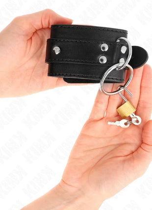 KINK - O-RING VERRIEGELTE HANDGELENKFESSELN SCHWARZ VERSTELLBAR 20-28 CM X 5,5 CM