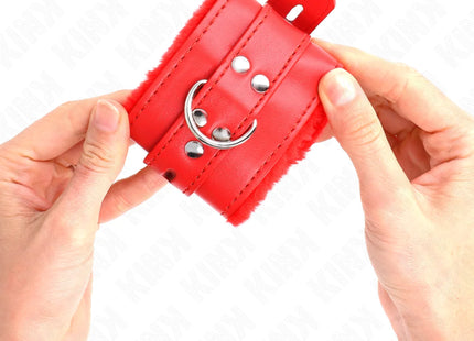 KINK - PELZGEFÜTTERTE HANDGELENKFESSELN MIT QUADRATISCHEN LÖCHERN ROT UND ROTER GÜRTEL VERSTELLBAR 17-29 CM X 6 CM