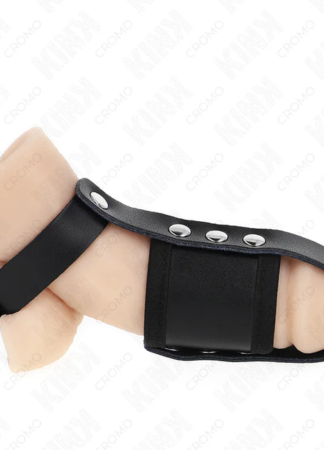 KINK - PENISKÄFIGRING AUS LEDER MIT VERSTELLBAREM BESCHICHTETEM HOCKENTRENNERGURT