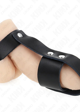 KINK - PENISKÄFIGRING AUS LEDER MIT VERSTELLBAREM HOCKENTRENNER