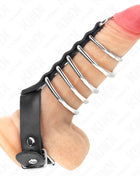 KINK - PENISRING AUS LEDER MIT VERSCHLUSSBAND 21 X 2 CM UND 5 METALLRINGEN VON 3 CM BIS 4 CM