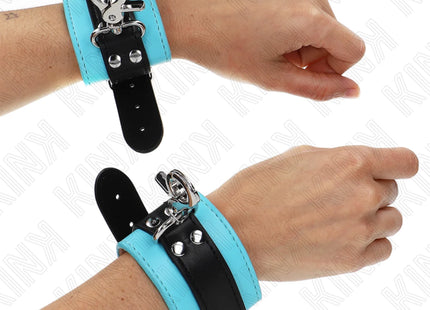 KINK - PREMIUM ABSCHLIEßBARE HANDGELENKFESSELN SCHWARZ/BLAU VERSTELLBAR 21-28 CM X 5,5 CM
