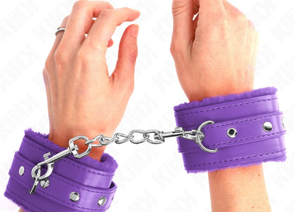 KINK - PREMIUM PELZGEFÜTTERTE HANDGELENKFESSELN LILA MIT LILA GÜRTEL VERSTELLBAR 17-29 CM X 6 CM