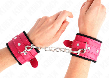 KINK - PREMIUM PELZGEFÜTTERTE HANDGELENKFESSELN SCHWARZ MIT HIMBEERROSEN-GÜRTEL VERSTELLBAR 17-29 CM X 6 CM
