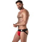 Locker gear breiter tailband-jockstrap rot mit sicherem halt und eng anliegendem design für sportliche aktivitäten