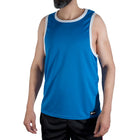 Macho t-shirt blaues gym-t-shirt mit weißen kanten und kleinem schwarzem markenetikett am saum
