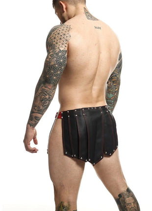 Mob dngeon schwarzer romanda-rock schwarze lederhose mit roter naht und silbernen nieten am rand