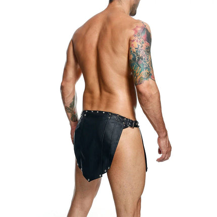 Schwarze leder briefs mit silbernen nieten und schwarzer schnalle mob dngeon schwarzer romanda-rock einheitsgröße