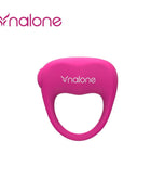 Pink nalone silikonring mit glattem design und kleinem knopf seitlich als vibrierender liebe vibrationsring