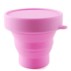 Rosa zusammenklappbarer silikonbecher mit passendem deckel und kleinem griff für nina kikí bechersterilisator