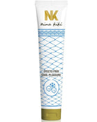 Weiße tube nina kiki cool pleasure body lotion mit blauem geometrischem muster und goldenem deckel 125 ml gleitmittel mit kühleffekt