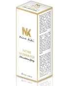 Weiße rechteckige box mit goldener beschriftung und rand von nina kiki intimi womanfly stimulierungsspray