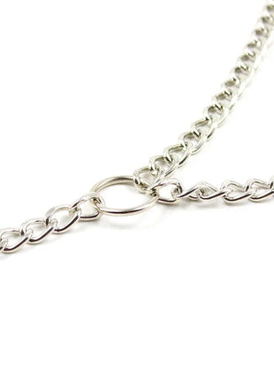 Ohmama fetish silberfarbene metallkette mit klassischem glieddesign und zentralem ringverbinder für 4 nippelklemmen