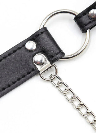 Schwarzes ohmama fetish lederhalsband mit silbernem ring und kettenbefestigung aus metall