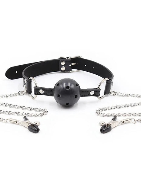 Ohmama fetish schwarzer leder ballknebel mit belüftungsöffnungen und schwarzen metallnippleklemmen und silbernen ketten
