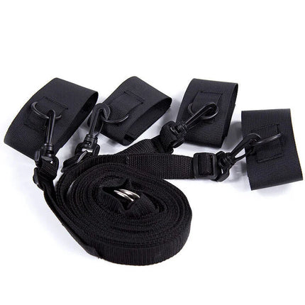 Schwarzes ohmama fetish bondage-fessel set aus nylon mit klettverschlüssen und verstellbaren metallschnallen