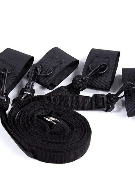 Schwarzes ohmama fetish bondage-fessel set aus nylon mit klettverschlüssen und verstellbaren metallschnallen