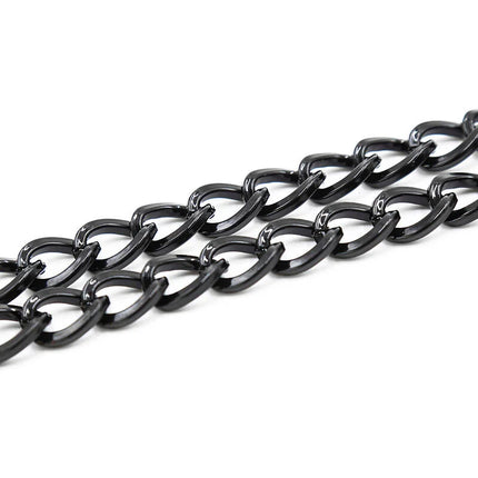 Glänzende schwarze edelstahl-halskette mit ineinandergreifenden ovalen gliedern von ohmama fetish