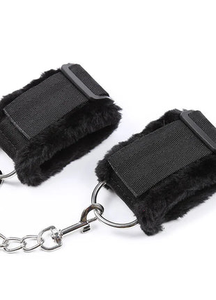 Ohmama fetish schwarze pelzgefütterte handgelenkfesseln mit verstellbaren riemen und silberner kettengliederung