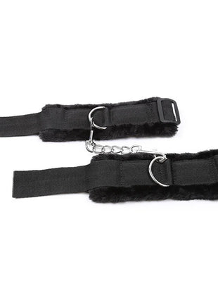 Ohmama fetish schwarze gefütterte pelzige handgelenkfesseln mit verstellbaren riemen und silbernen kettengliedern