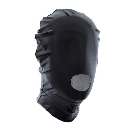 Schwarze glänzende latexhut mit kreisförmiger mundöffnung aus ohmama fetish kollektion mit augen bedeckt