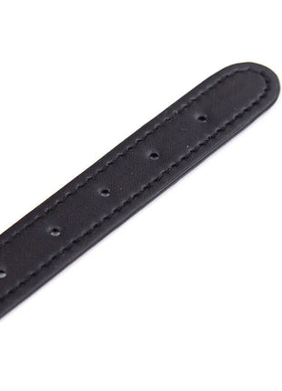 Ohmama fetish kragen spikes punkkragen mit schwarzem lederarmband und präziser stickerei mit gleichmäßig verteilten löchern