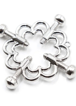 Silberner metallischer ohmama fetish blumenclip mit verzierter muschelförmiger blütendesign und vier schraubenenden