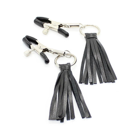 Schwarze leder-quasten-schlüsselanhänger mit metallklammern von ohmama fetish nippe.labdeckungen mit quasten