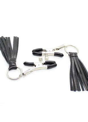 Schwarzer leder-troddel-schlüsselanhänger mit silbernen metallklammern von ohmama fetish nippelabdeckungen mit quasten