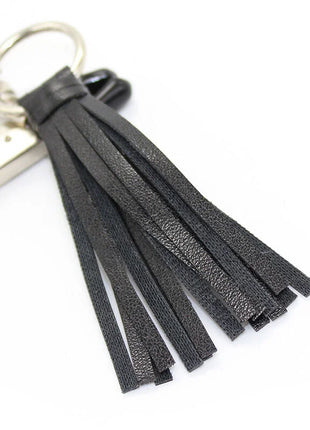 Ohmama fetish schwarze lederquasten-schlüsselanhänger mit silbernem metallring für nippelabdeckungen