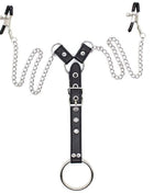 Schwarzer y-förmiger lederriemen mit silberfarbenen metallketten, clips und penisring von ohmama fetish