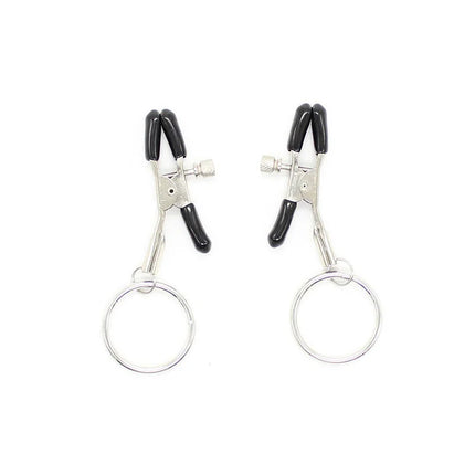 Ein schwarzes und silbernes Paar nippelklemmen mit ringen von ohmama fetish aus metall