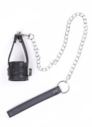 Schwarze lederkopfstütze mit silberner kett und griff im ohmama fetish penis-stützhülle mit riemen product