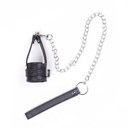 Schwarze lederkopfstütze mit silberner kett und griff im ohmama fetish penis-stützhülle mit riemen product