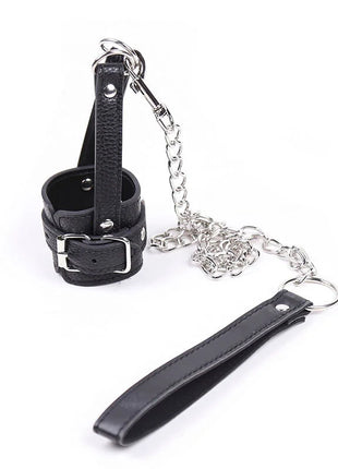 Ohmama fetish penis-stützhülle mit riemen aus schwarzem leder mit silberner schnalle und kette samt griff zur kontrolle