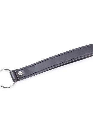 Schwarzer fauxleder-schlüsselanhänger mit silbernem metallring und kette fürs ohmama fetish penis-stützhülle mit riemen