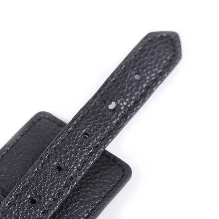 Ohmama fetish penis-stützhülle mit schwarzem genarbtem lederriemen mit präziser naht und gleichmäßig verteilten löchern