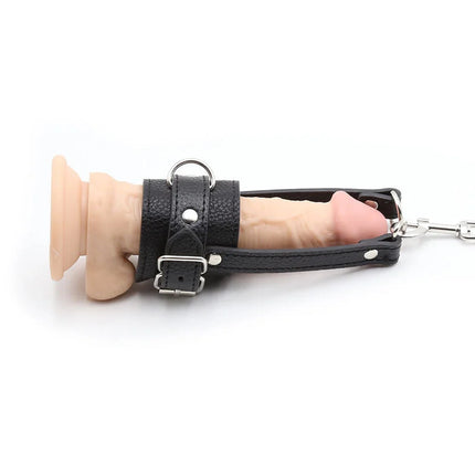 Ohmama fetish penisstützhülle mit riemen aus schwarzem leder mit silberner metallschnalle und kettenbefestigung