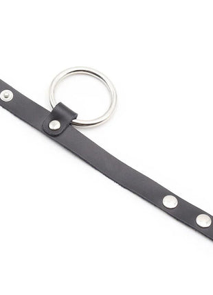 Schwarzer leder penisring mit silbernem metallring und nieten von ohmama fetish