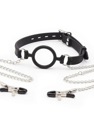 Schwarzer silikon ringknebel mit silbernen ketten und schwarzen metallnippelklemmen von ohmama fetish
