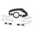Schwarzer silikon ringknebel mit silbernen ketten und schwarzen metallnippelklemmen von ohmama fetish