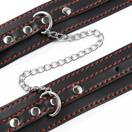 Schwarzes ledersimplicity kleine handgelenk fesseln von ohmama mit roten nähte und silbernen metallketten und nieten